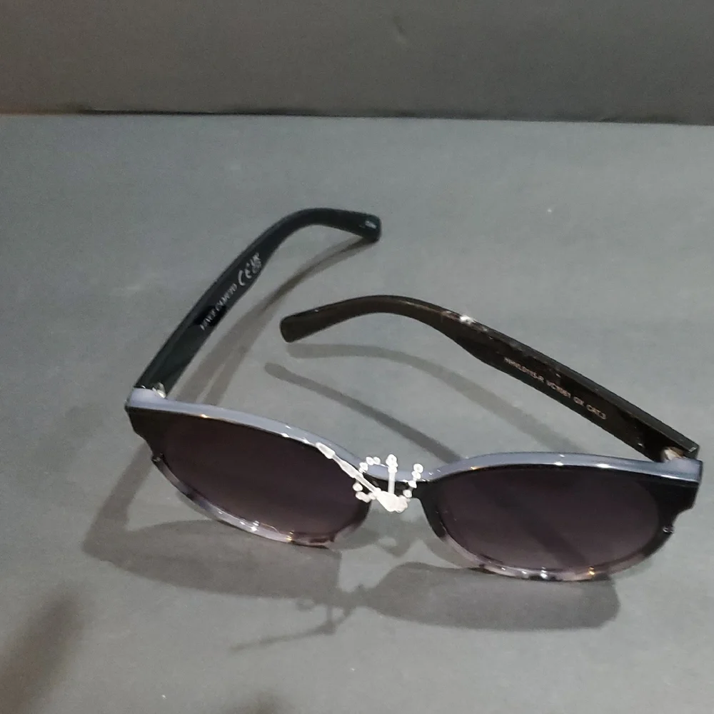 Vince Camuto vc1061 black and Gray multi fade lens sunglasses new‎